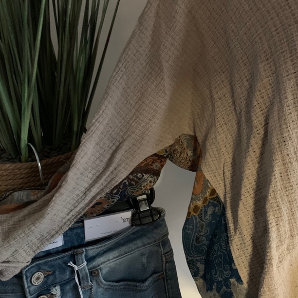 Mystree Boutique Boho Top- with floral accents- L - Picture 6 of 6